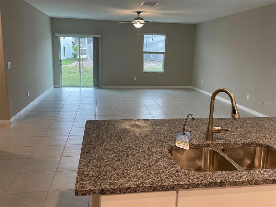 For Rent: $3,200 (5 beds, 2 baths, 2896 Square Feet)