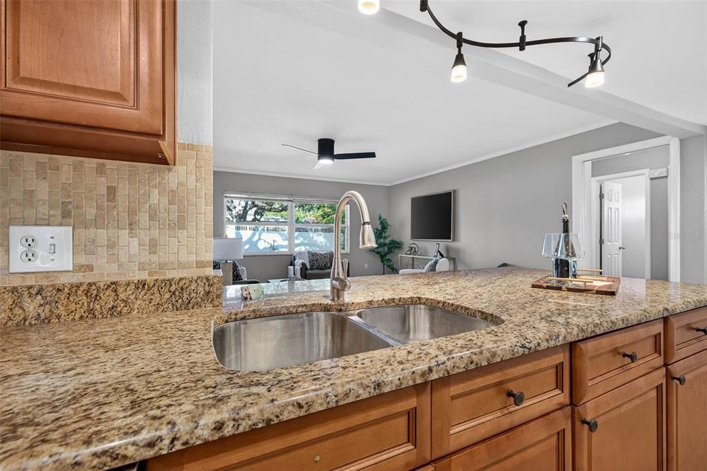 For Sale: $495,000 (3 beds, 2 baths, 1598 Square Feet)