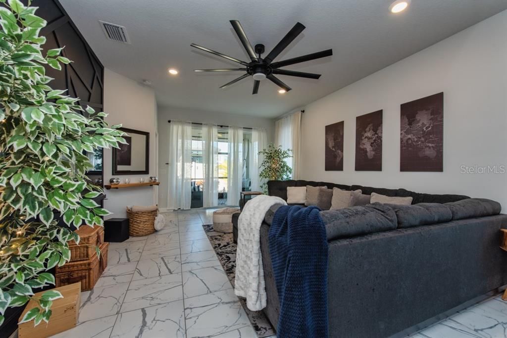 En Venta: $550,000 (3 camas, 2 baños, 1710 Pies cuadrados)