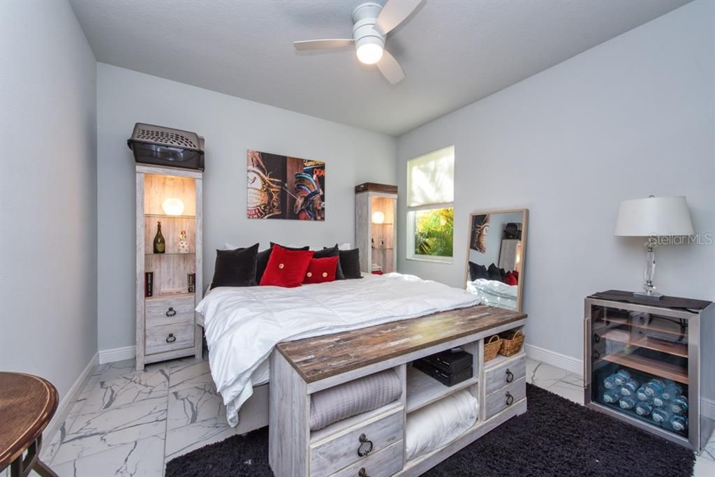 En Venta: $550,000 (3 camas, 2 baños, 1710 Pies cuadrados)