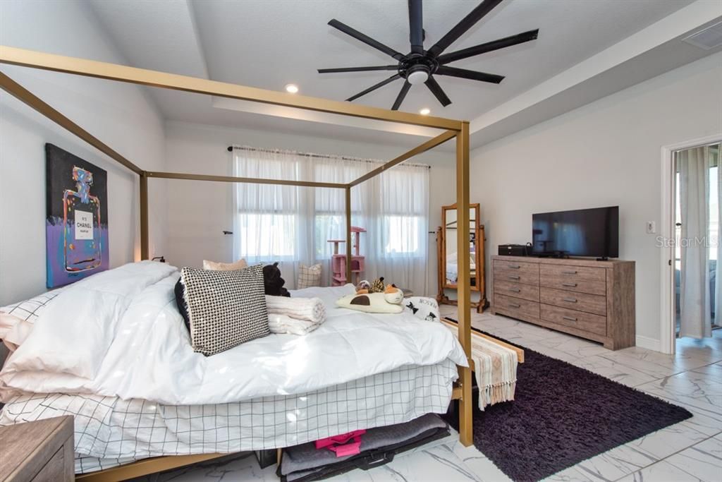 En Venta: $550,000 (3 camas, 2 baños, 1710 Pies cuadrados)