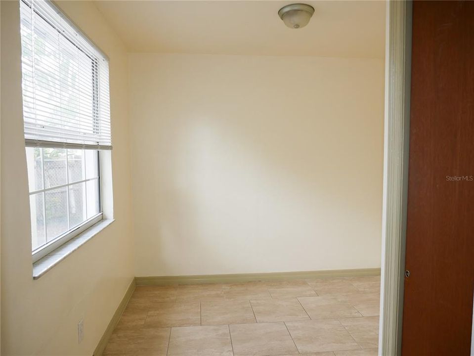 For Rent: $1,750 (2 beds, 1 baths, 1189 Square Feet)