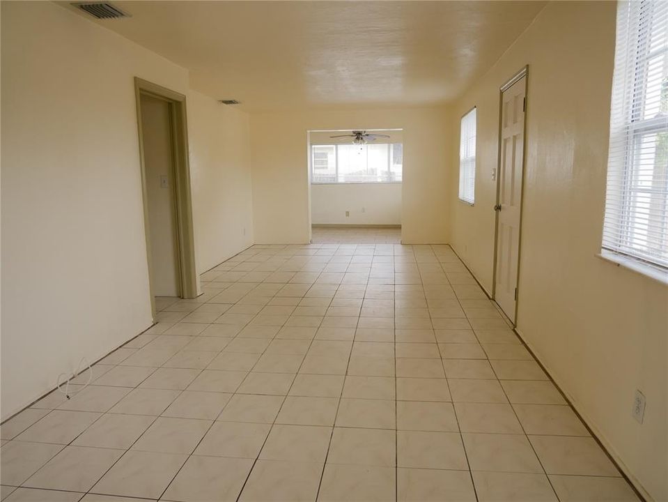For Rent: $1,750 (2 beds, 1 baths, 1189 Square Feet)