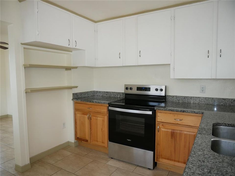 For Rent: $1,750 (2 beds, 1 baths, 1189 Square Feet)