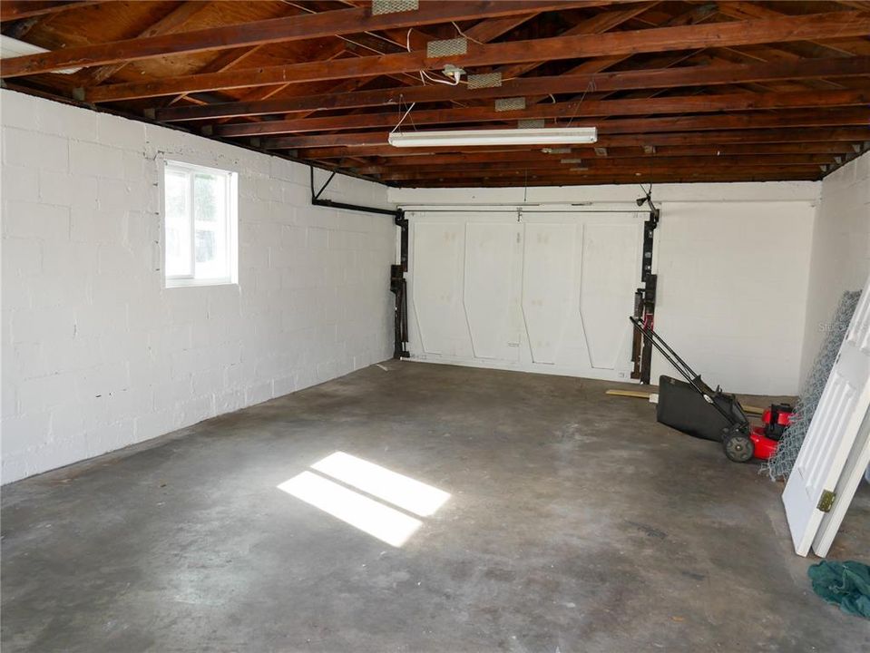 For Rent: $1,750 (2 beds, 1 baths, 1189 Square Feet)