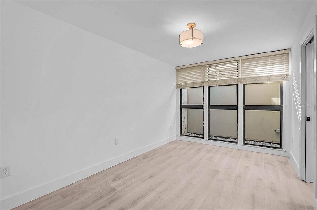 На продажу: $449,000 (2 спален, 2 ванн, 1076 Квадратных фут)