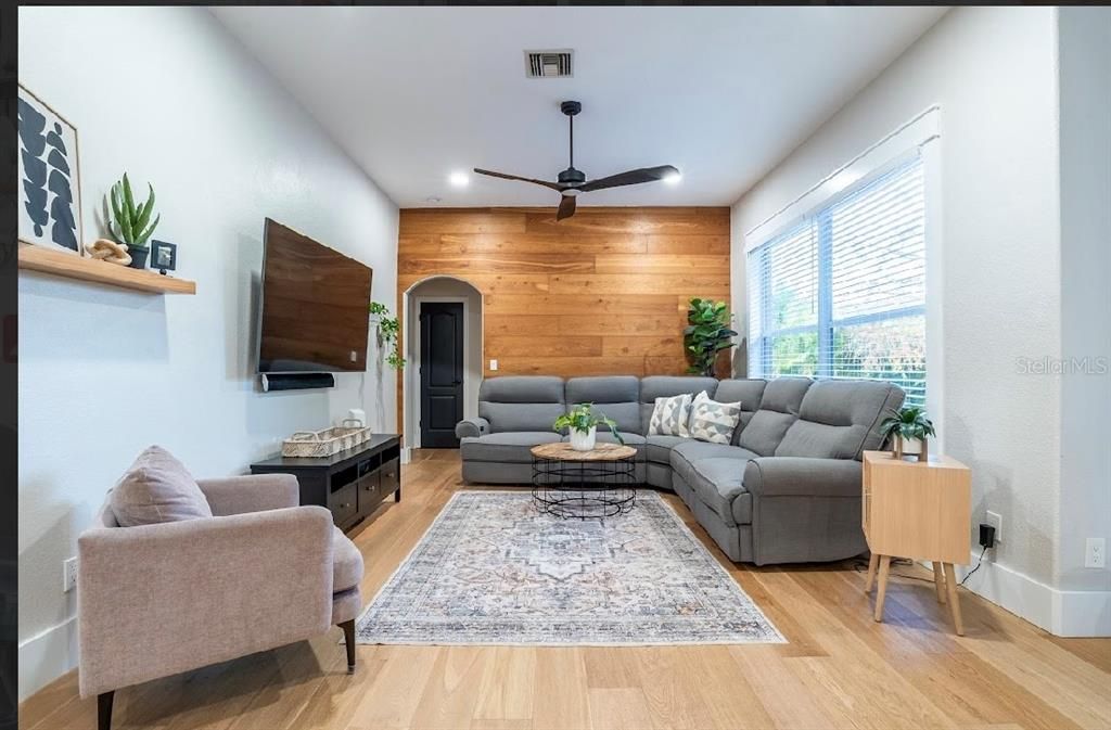 待售: $439,000 (4 贝兹, 3 浴室, 2199 平方英尺)