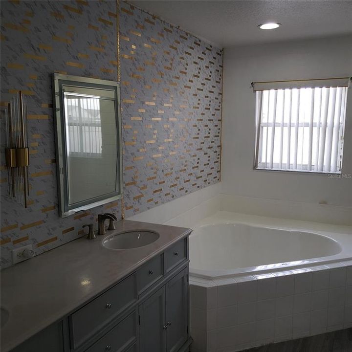 For Rent: $2,395 (3 beds, 2 baths, 1970 Square Feet)