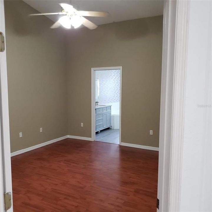 For Rent: $2,395 (3 beds, 2 baths, 1970 Square Feet)