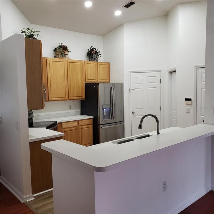 For Rent: $2,395 (3 beds, 2 baths, 1970 Square Feet)