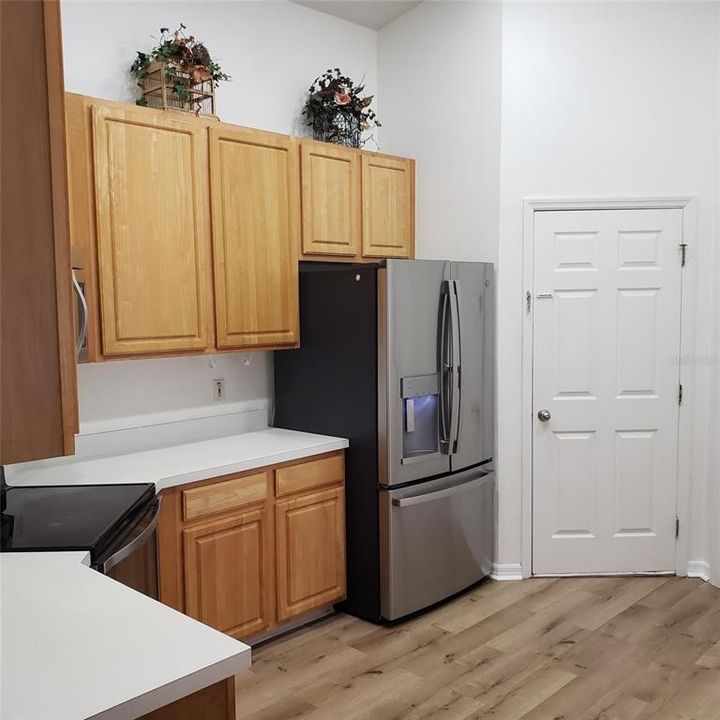 For Rent: $2,395 (3 beds, 2 baths, 1970 Square Feet)