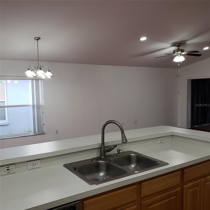 For Rent: $2,395 (3 beds, 2 baths, 1970 Square Feet)