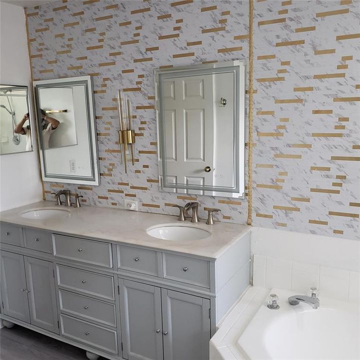 For Rent: $2,395 (3 beds, 2 baths, 1970 Square Feet)