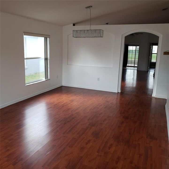 For Rent: $2,395 (3 beds, 2 baths, 1970 Square Feet)