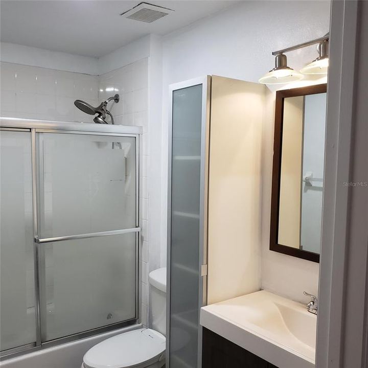 For Rent: $2,395 (3 beds, 2 baths, 1970 Square Feet)