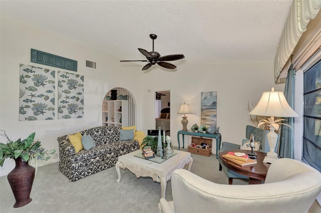 待售: $350,000 (2 贝兹, 2 浴室, 1788 平方英尺)