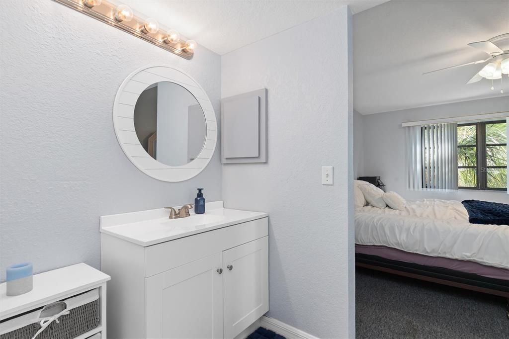 待售: $160,000 (2 贝兹, 2 浴室, 1228 平方英尺)