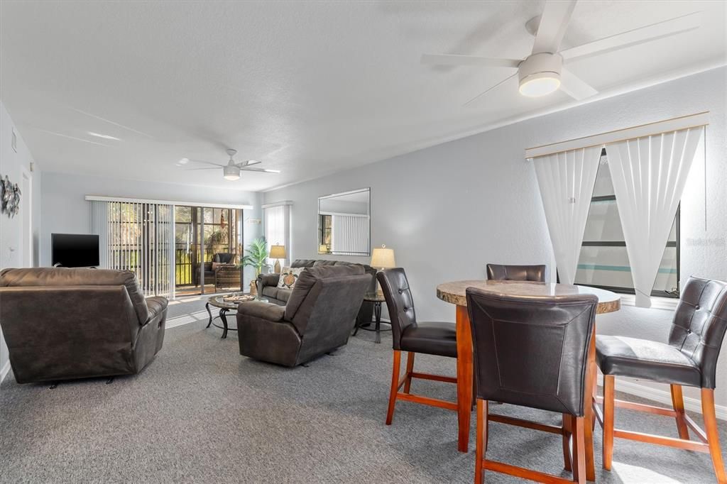 待售: $160,000 (2 贝兹, 2 浴室, 1228 平方英尺)