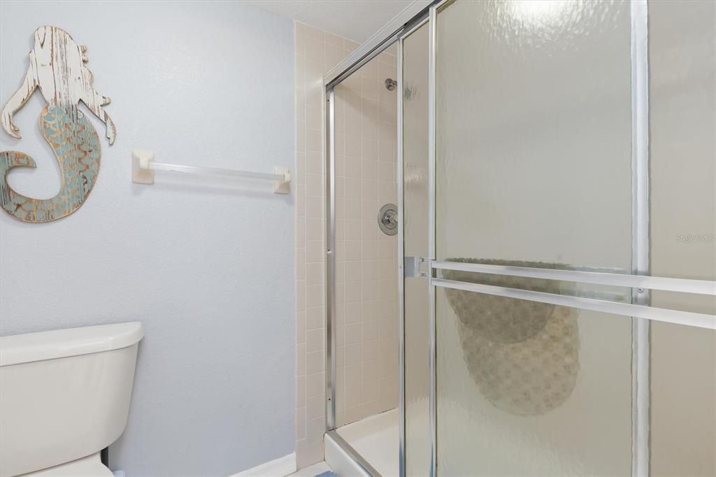 待售: $160,000 (2 贝兹, 2 浴室, 1228 平方英尺)