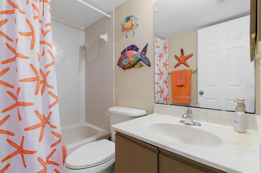 待售: $160,000 (2 贝兹, 2 浴室, 1228 平方英尺)