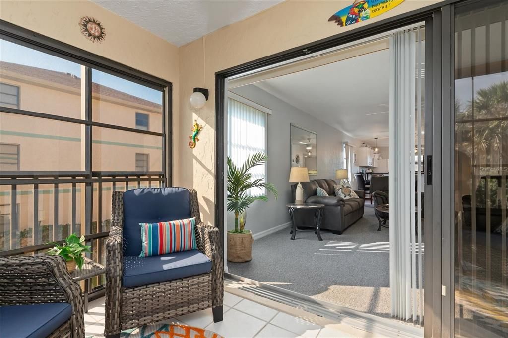 待售: $160,000 (2 贝兹, 2 浴室, 1228 平方英尺)