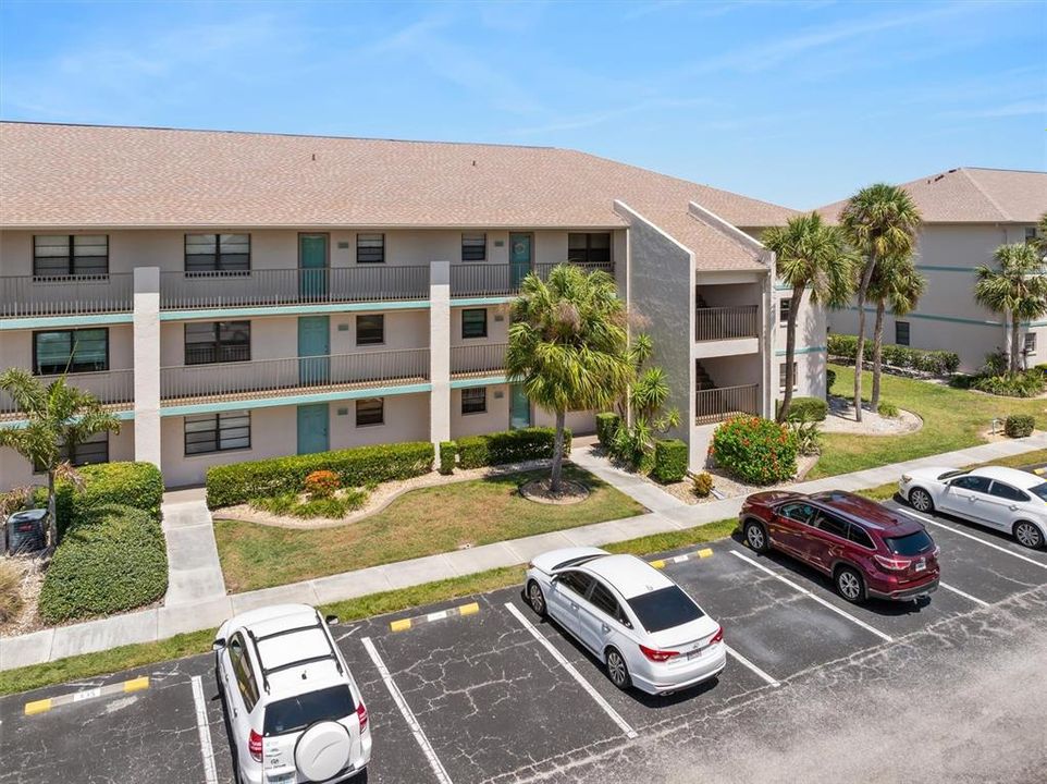 待售: $160,000 (2 贝兹, 2 浴室, 1228 平方英尺)