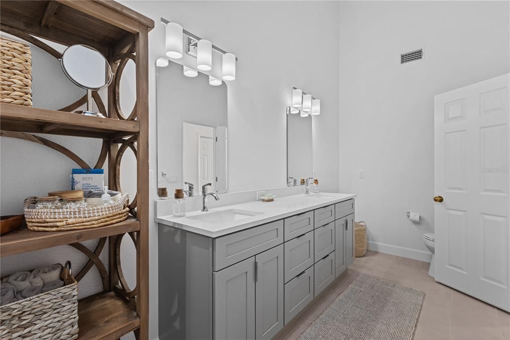 На продажу: $785,000 (3 спален, 2 ванн, 2541 Квадратных фут)