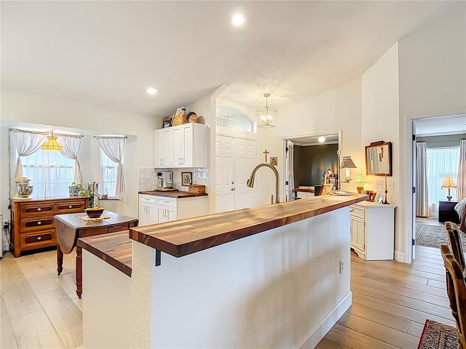 На продажу: $340,000 (3 спален, 2 ванн, 1771 Квадратных фут)