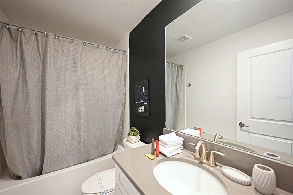 En Venta: $949,000 (8 camas, 5 baños, 4289 Pies cuadrados)