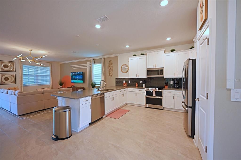 En Venta: $949,000 (8 camas, 5 baños, 4289 Pies cuadrados)