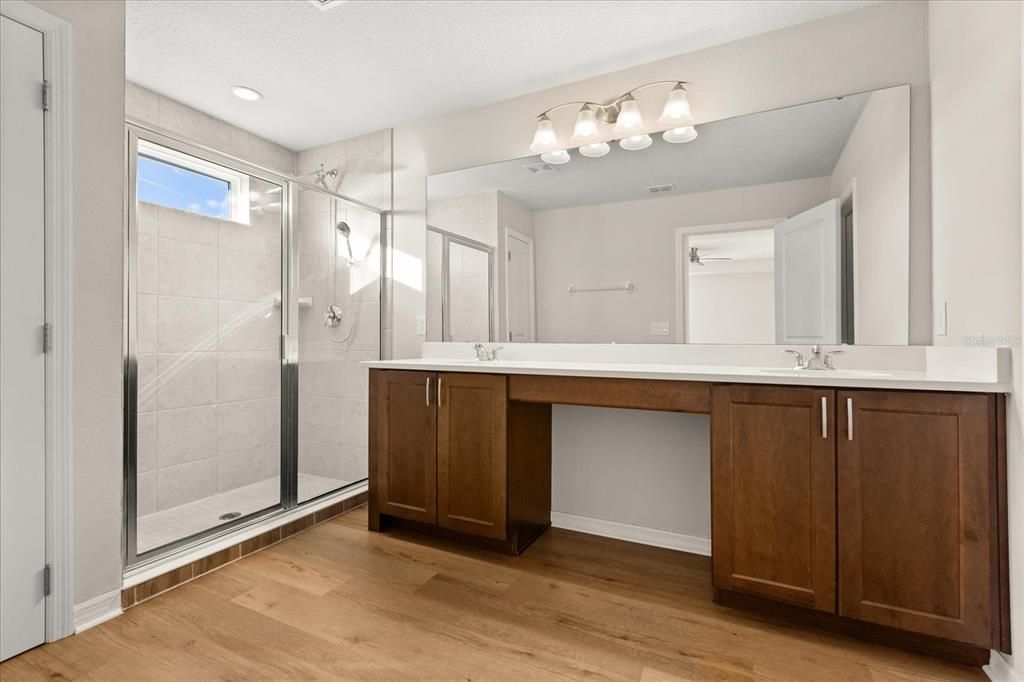 For Sale: $465,000 (3 beds, 3 baths, 2093 Square Feet)