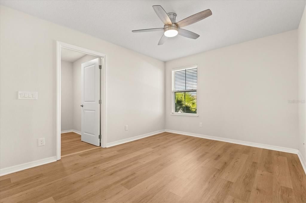 For Sale: $465,000 (3 beds, 3 baths, 2093 Square Feet)