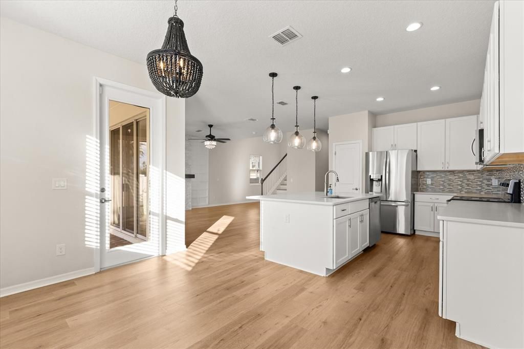 For Sale: $465,000 (3 beds, 3 baths, 2093 Square Feet)