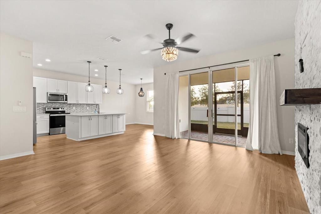 For Sale: $465,000 (3 beds, 3 baths, 2093 Square Feet)