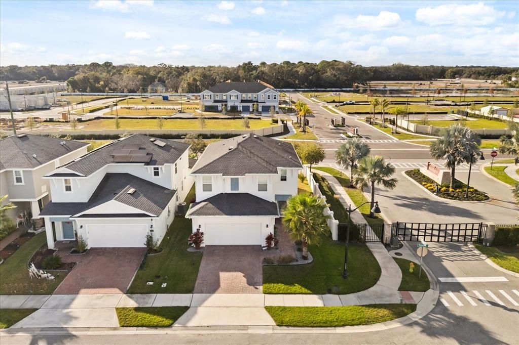 For Sale: $465,000 (3 beds, 3 baths, 2093 Square Feet)