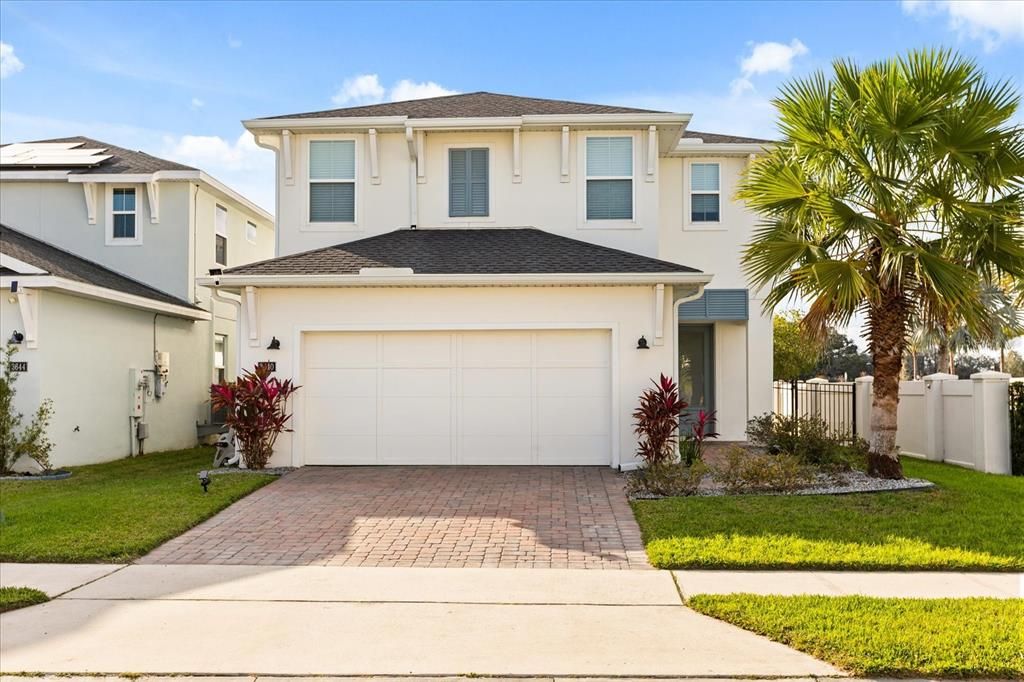 For Sale: $465,000 (3 beds, 3 baths, 2093 Square Feet)