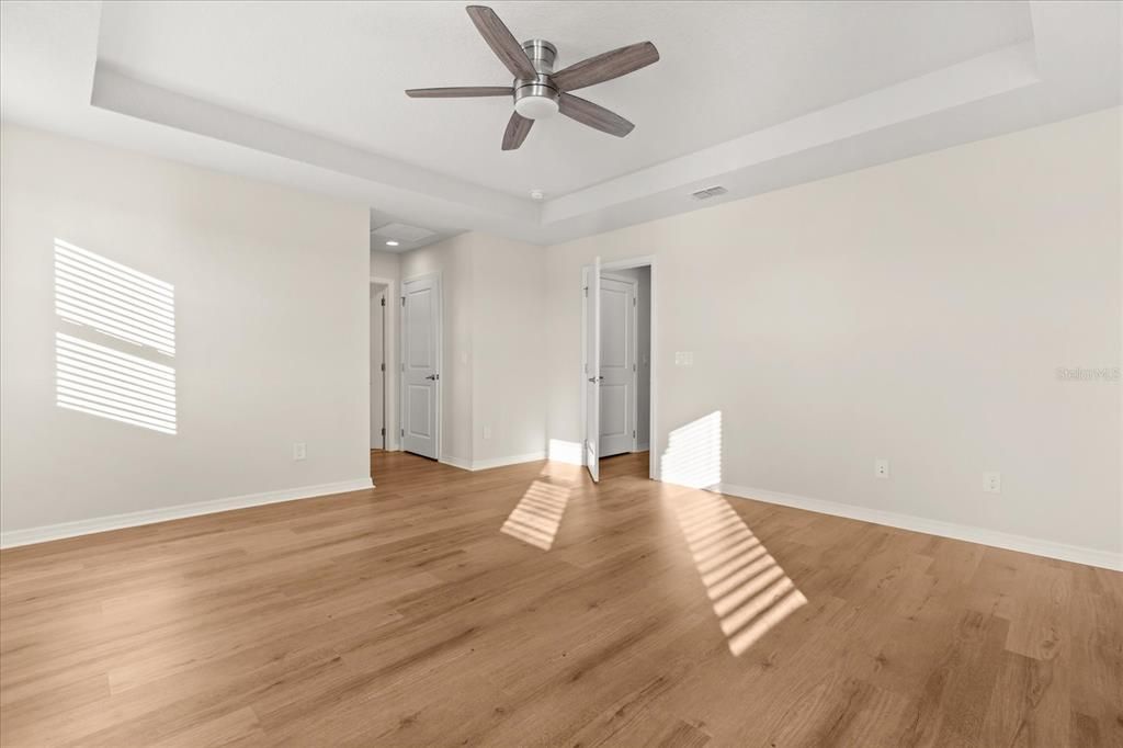 For Sale: $465,000 (3 beds, 3 baths, 2093 Square Feet)