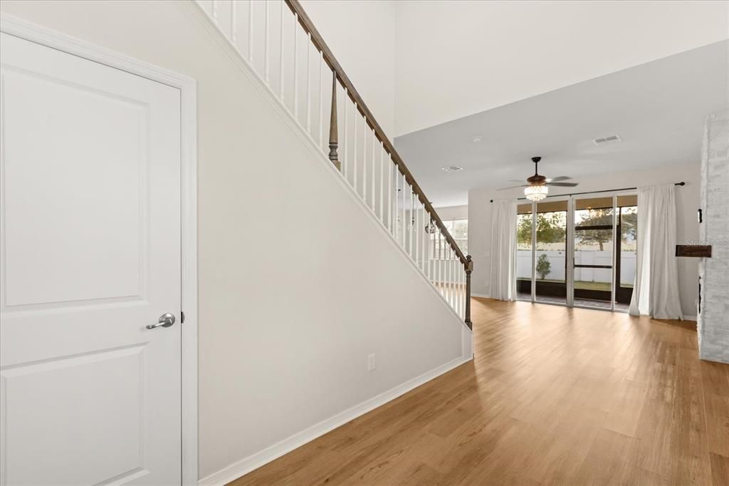 For Sale: $465,000 (3 beds, 3 baths, 2093 Square Feet)