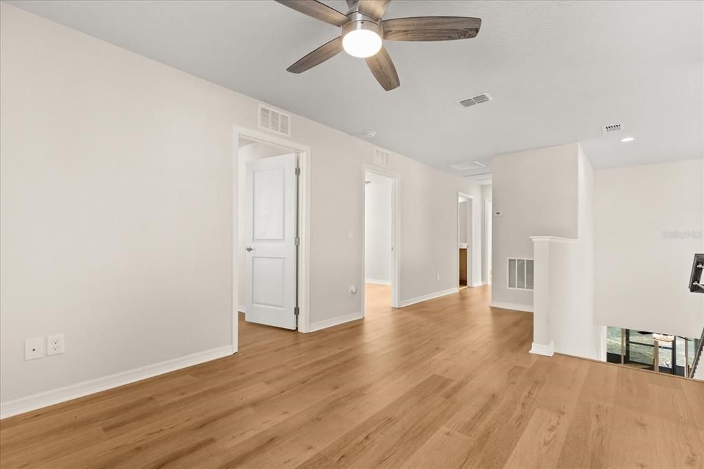 For Sale: $465,000 (3 beds, 3 baths, 2093 Square Feet)