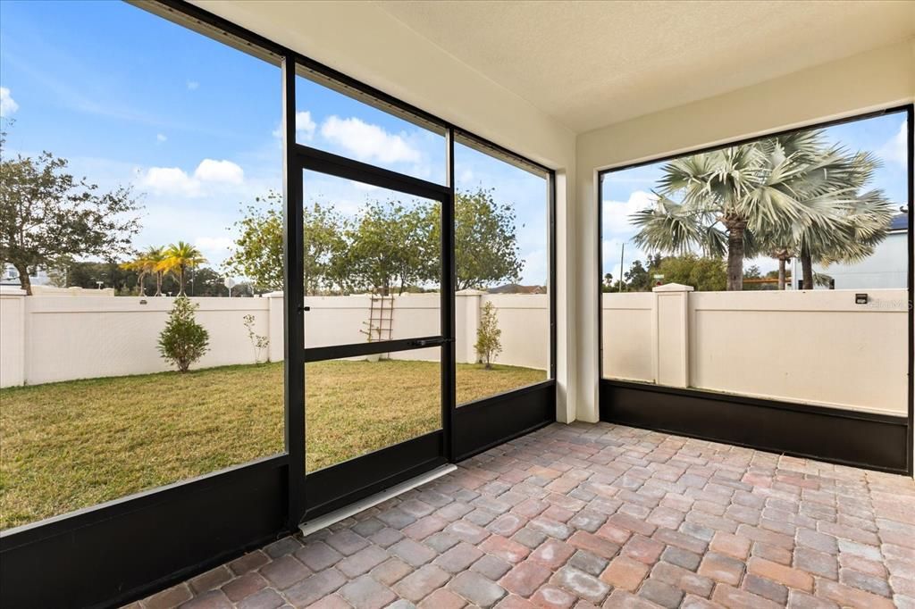 For Sale: $465,000 (3 beds, 3 baths, 2093 Square Feet)