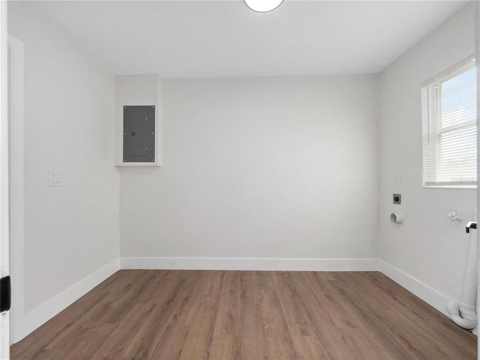 待售: $244,900 (3 贝兹, 2 浴室, 1215 平方英尺)