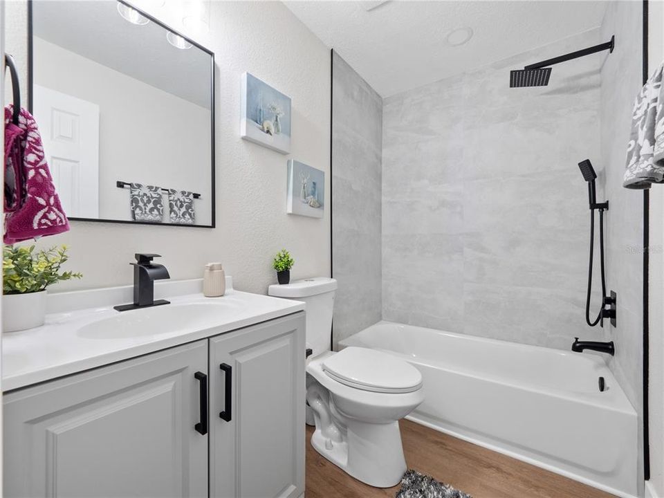 待售: $244,900 (3 贝兹, 2 浴室, 1215 平方英尺)