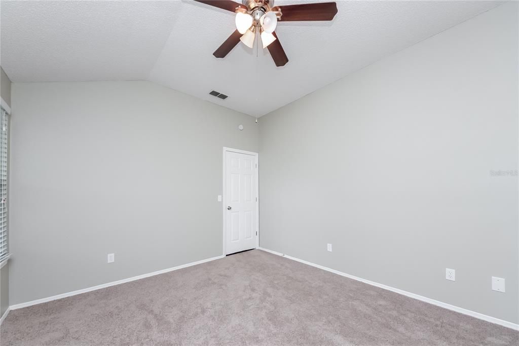 В аренду: $2,145 (3 спален, 2 ванн, 1307 Квадратных фут)