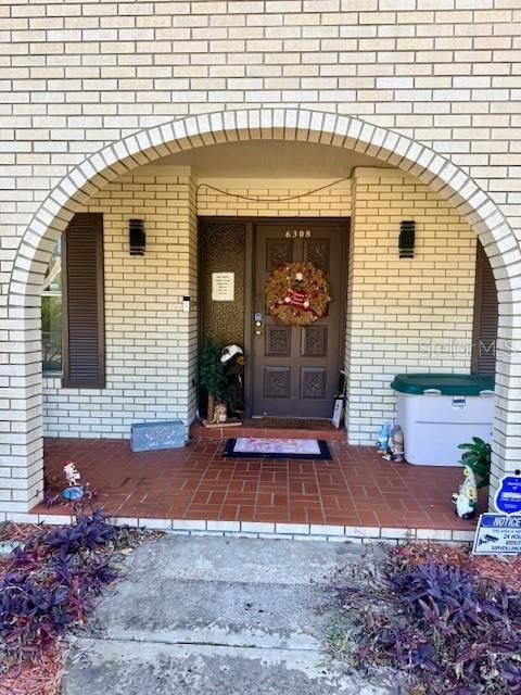 For Sale: $399,900 (3 beds, 3 baths, 2320 Square Feet)