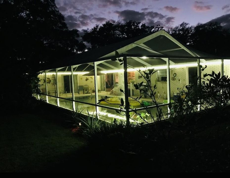 For Sale: $399,900 (3 beds, 3 baths, 2320 Square Feet)