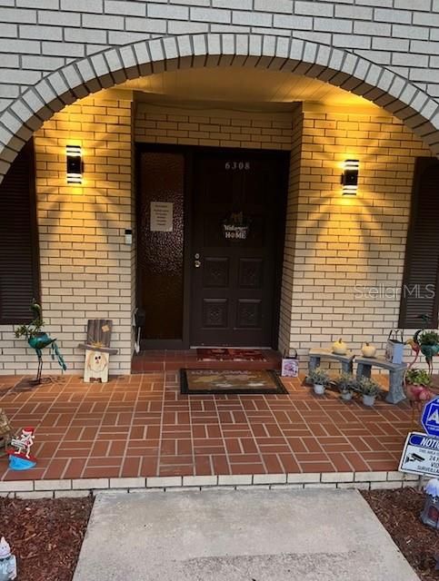 For Sale: $399,900 (3 beds, 3 baths, 2320 Square Feet)