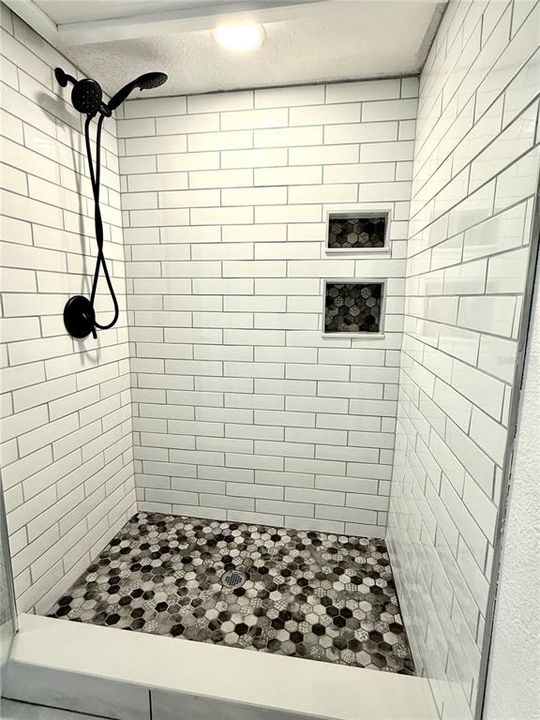 待售: $269,900 (1 贝兹, 1 浴室, 590 平方英尺)