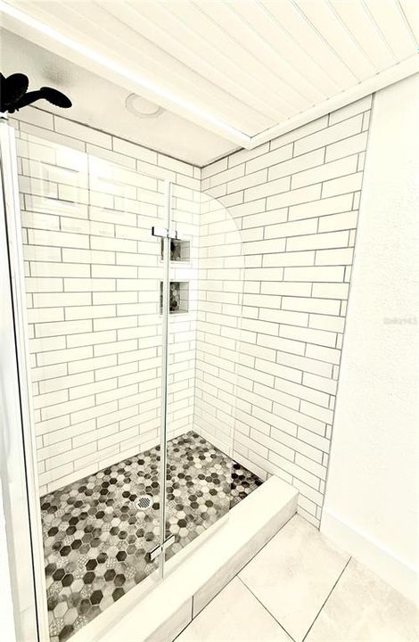 待售: $269,900 (1 贝兹, 1 浴室, 590 平方英尺)