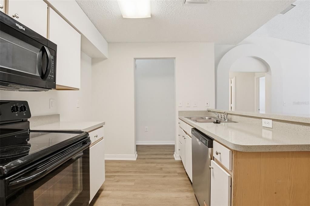 For Sale: $289,900 (3 beds, 2 baths, 1465 Square Feet)