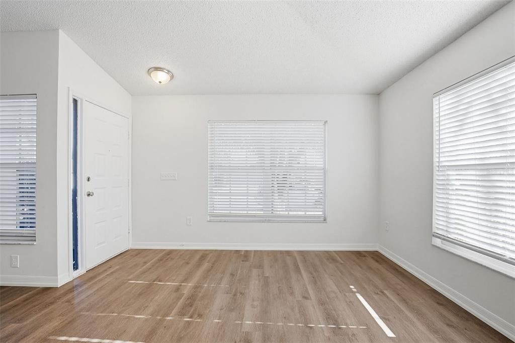 For Sale: $289,900 (3 beds, 2 baths, 1465 Square Feet)